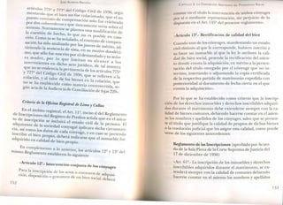 JOSÉ ALMEIDA BRICEÑO
artículos 77Si1 y 777Q d 1 C' di . .
men e o IgO CIVILde 1936 ar u
tando que el bien no fue colacionado ' 1g -
puesto Contrato de compensación solo fu ' .elebr su-
por dos coherederos y que ' . e ce e rado
umcamente b
terreno. Nuevamente se pl versa so re el
antea una mod'fi "
la cuestión de hecho lo 1ICacIOn de
. , ' que no es pos'bl
cion, Como ya se ha señalad 1 1 e en casa-
. , o, e contrato de co
sacien ha sido analizado por 1 . rnpen.
os Jueces d ,.
virtiendo la sentencia de vi t ~ mento, ad-
, s a, en su rnouvo duo dé .
mo, que solo fue suscrito por el demandad _Cl-
ra madre, por lo que li . oysuseno-
. '. irni tan su aIcan 1
IntefVlmentes en dicho acto' idi ce a os
que no se evídenci 1 . JU:l lCO, de tal manera
Y
777º d 1 C 'd' la ~~ertInenCla de los artículos 775º
e o 19OCIVIlde 1936
colación, y al valor de los biene~ ~~el:ec~~fi~~en a la
no se ha establecido Como maten'a aCl~n, que
.' d' ControvertIda se-
gun acta e la AudIencia de Conciliación de fojas 229».
Criterio de la Oficina Registral de Lima y Callao
En el ámbito registral el Art 11º. .
de Inscripciones del R .' de j , InClSOd del Reglamento
to de inscripción se i~~;~~:~ e~ Predios s.e~ala que en el asien-
adquirente de la sociedad con esta?o .ClvIld~ la persona. El
cia, así COmo los dar d d yu?"al IndIcara dicha circunstan-
. os e ea a conyug
Inscribir el bien pro io d b ,. . e, y en caso se pretenda
adquirido en calidad d ' b.
e
era In~ICarse que el inmueble fue
e ien propm
En complemento 1 .
mismo Regl a o antenor, los artículos 12º y 13º del
amento establecen lo siguiente
«Artículo 12º 1 . ,
.- ntervencíon conjunta de los '
conyuges
Para la in . "
. , . SC~l~:IOnde los actos o contratos de ad u ..
cion, dISPOslcIOno gravamen de un bien Social d qb lSl,-
, e era
152
CAPíTULO 2: LA D,SPOS'CIÓN ARBITRARIA DEL PATRIMO '10 SOCIAL
constar en el título la intervención de ambos cónyuges
por sí o mediante representación, sin perjuicio de lo
dispuesto en el Art. 145º del presente reglamento».
«Artículo 13º.- Rectificación de calidad del bien
Cuando uno de los cónyuges, manifestando un estado
civil distinto al que le corresponde, hubiere inscrito a
su favor un inmueble al que la ley le atribuye la cali-
dad de bien social, procede la rectificación del asien-
to donde consta la adquisición, en mérito a la presen-
tación del título otorgado por el cónyuge que no in-
tervino, insertando o adjuntando la copia certificada
de la respectiva partida de matrimonio expedida con
posterioridad al documento de fecha cierta en el que
consta la adquisición».
Por lo que se ha establecido como criterio que la inscrip-
ción de los derechos inmuebles y derechos inscribibles adquiri-
dos durante el matrimonio debe extenderse siempre con la ca-
lidad de bienes comunes, debiendo hacerse constar en el asien-
to los nombres y apellidos de los cónyuges, salvo que se presen-
te el título que justifique la calidad de propios de dich s bienes
o la resolución judicial que les asigne esta calidad, como puede
verse de los siguientes antecedentes:
Reglamento de las Inscripciones (aprobado por Acuer-
do de la Sala Plena de la Corte Suprema de Justicia del
17 de diciembre de 1936)
«Art. 61 º.- La inscripción de los inmuebles y derechos
inscribibles adquiridos durante el matrimonio, se ex-
tenderá siempre con la calidad de comunes debiendo
hacerse constar en el asiento los nombres y apellidos
153
 