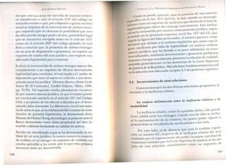 JOSÉ ALMEIDA BRICEÑO
m~ que a.demás debe er ejercida de manera conjun-
ta, atendiendo a ello el artículo 31¡;º d 1 ~d'. ~ , J e co IgO en
me~CIon esta~lece que, para disponer o gravar un bien
social se reqUlere de la intervención de b ~am os conyu-
ges; supu sto que no descarta la posibilidad que uno
de ellos pueda otorgar poder al otro, posibilidad legal
que se encuentra recogida tanto en el artículo 315º
como en el artículo 292º del código glosado 1 1
11' ' o cua
eva a concluir .que, la presencia de ambos cónyuges
en u~ .acto de ~Isposición o gravamen, no supone un
requisito de validez del acto jurídico, sino upone una
adecuada legi timidad para con tratar.
Es dec~r,l~intervención de ambos cónyuges supone dar
CU~?lI~Iento a un requisito de eficacia denominado
l~g¡tm~I~~dpara :ontratar, el cual implica el 'poder de
dI~posICI~nque tiene el sujeto en relación a una deter-
mmada SItuaciónjurídica' (MAssIMOBIANCA,Diritto Civile
Tomo III [11Contratto], Giuffré Editore, Milán, 1998:
pp. 75-76). Tal supuesto resulta plenamente reconoci-
do por nuestro sistema jurídico, ya que el mismo puede
ser encontrado también en el artículo 161º del C ~d'
G '1 ~ . OIgO
I~ , a propósito de los efectos realizados por el deno-
~mado falsus procurator. La diferencia con el caso mate-
~a d~~utos es que, en la celebración del contrato de cons-
utucion de garantía hipotecaria, la demandada doña
Monnsyd F~' CB e atima hong Arrunátegui se presentó ante el
anco demandado como única propietaria del bien in-
mueble y además declarando su calidad de soltera.
~~~o así, atendiendo a que se ha demandado la nu-
~e a ~: ~n acto jurídico, la norma sustantiva materia
análisis, al no recoger un supuesto de nulidad
resulta ~plicable a los autos, por lo que esta pri~e:~
denuncia debe ser desestimada.
188
CAPíTULO 2: LA DlsPoslcló ARBITRARIA DEL PATRIMO '10 SOCIAL
Corno se puede apreciar, ante la ausencia de una sanción
específica en el Art. 315!.!del CC, la Sala asim~la su incumpli-
miento corno un supuesto de ineficacia que denva de la falta de
legitimidad para obrar del cónyuge interviniente. Esta inefica-
cia sería reconocida por nuestro ordenamiento jurídico, según
se señala en la ejecutoria suprema, en el Art. 16P del CC, que
regula la figura del falso procurador. A nuestro parecer, consi-
deramOS que debido a la confusa regulación que posee esta fi-
gura _ineficacia por falta de legitimidad- en nuestro ordena-
miento jurídico, que ha llevado a su poca utilización en nues-
rros tribunales, resultaría inconveniente Y generaría problemas
mayores a los que actualmente presenta la solución de nulidad,
asumida generalmente en las sentencias de la Corte Suprema
de Justicia de la República. Más adelante fundamentaremos cuál
es la solución más adecuada (acápite 2.5 del presente capítulo).
2.4. Inconvenientes de estas soluciones
Comencemos por las dos últimas soluciones propuestas: la
rescisión y la ineficacia relativa.
La confusa delimitación entre la ineficacia relativa y la
anulabilidad
La ineficacia relativa, como ha quedado dicho, sólo puede
tener cabida entre los cónyuges, cuando uno de ellos se atribu-
ye la representación de su consorte, sin poseer poder alguno o
poseyéndolo se extralimita de sus facultades o las viola.
Por otro lado, es de destacar que ante la confusa regula-
ción en nuestro CC, respecto de la ineficacia relativa del acto
realizado por el repre entante sin poder, la mayor cantidad de
casaciones emitidas por la Corte Suprema de Justicia se ha ale-
jado de esta solución, asimilándolo como un supuesto de
189
 