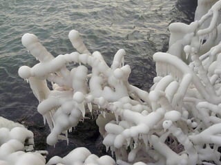 Lago Le man Congela (Suiça)