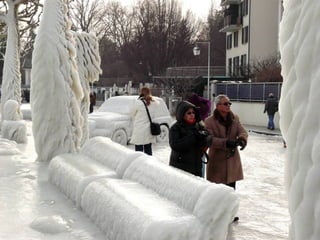 Lago Le man Congela (Suiça)