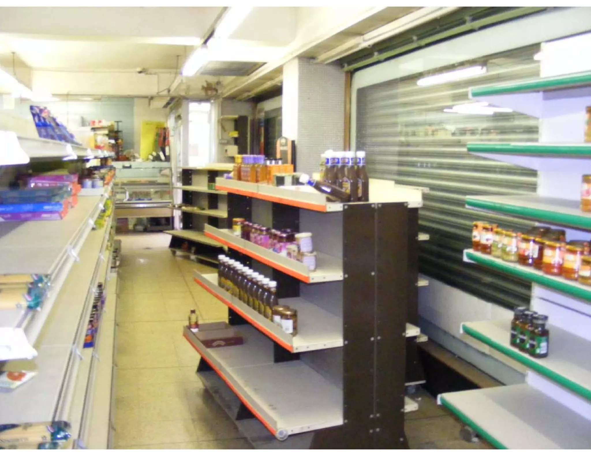 Images of empty supermarket - 5 11 09