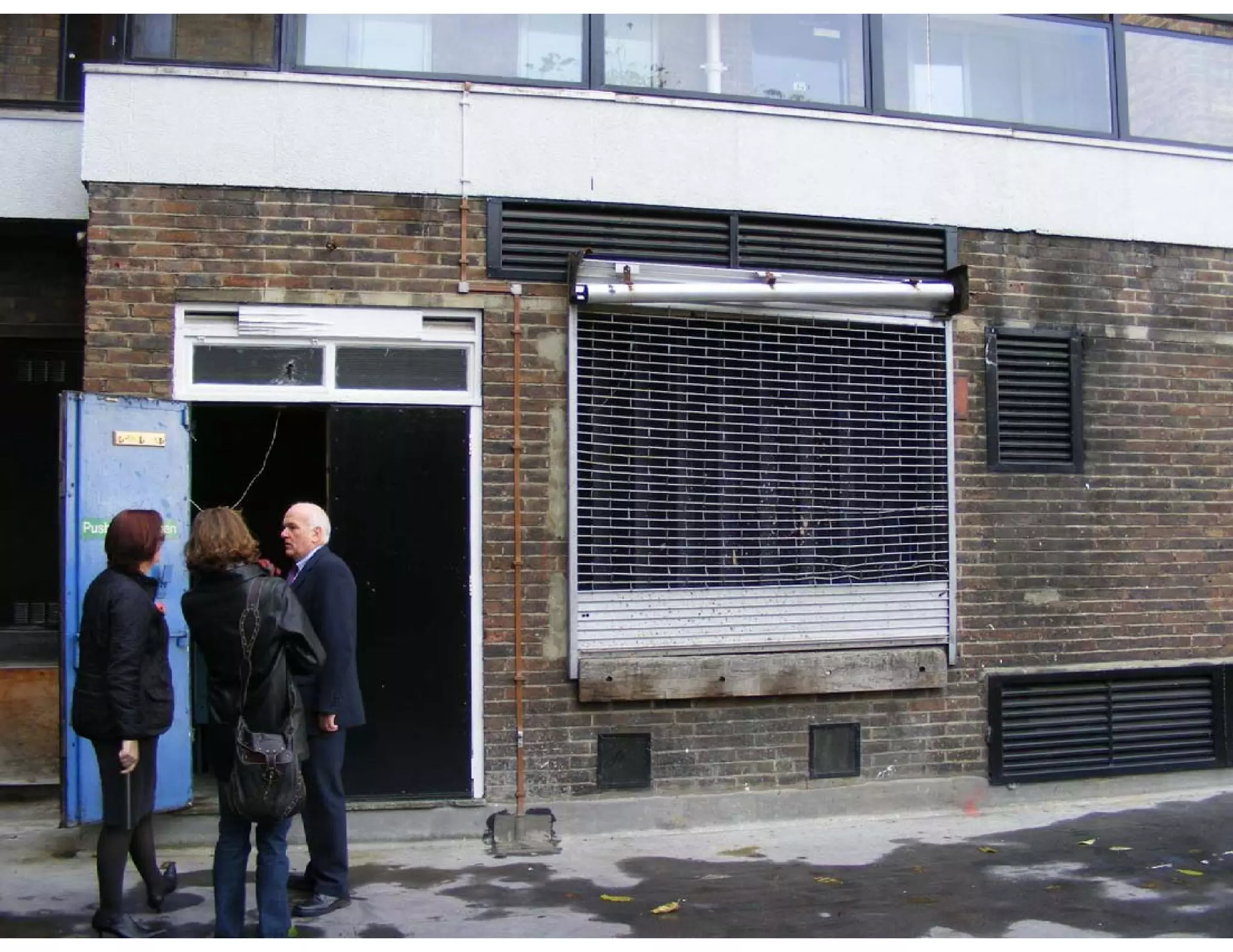 Images of empty supermarket - 5 11 09