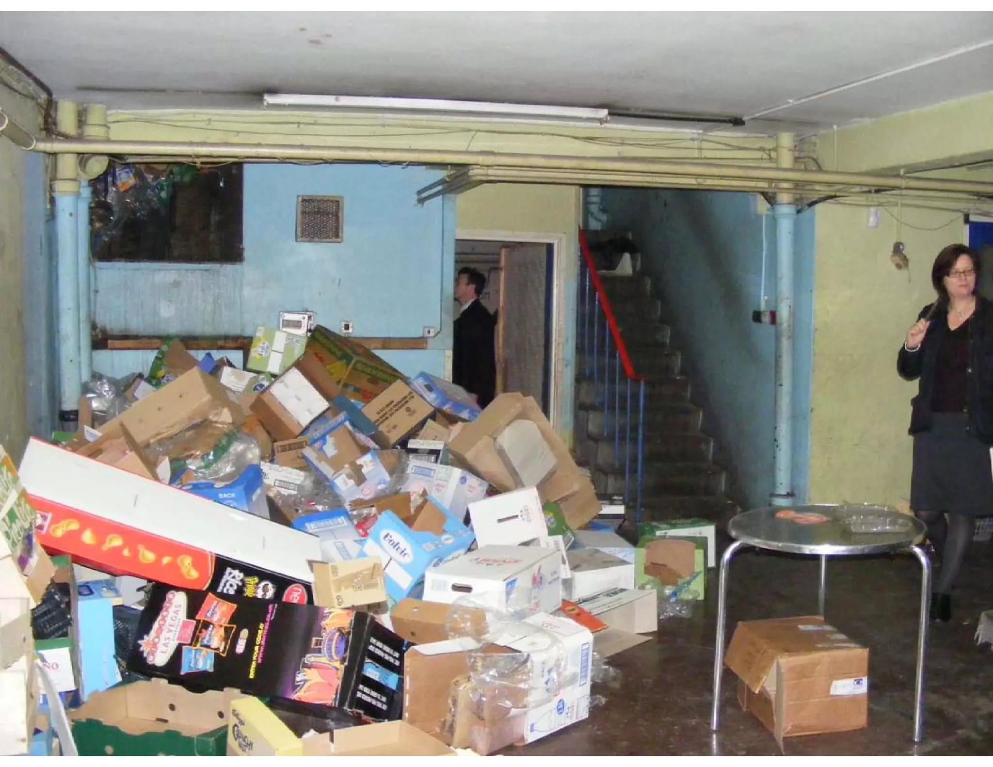 Images of empty supermarket - 5 11 09