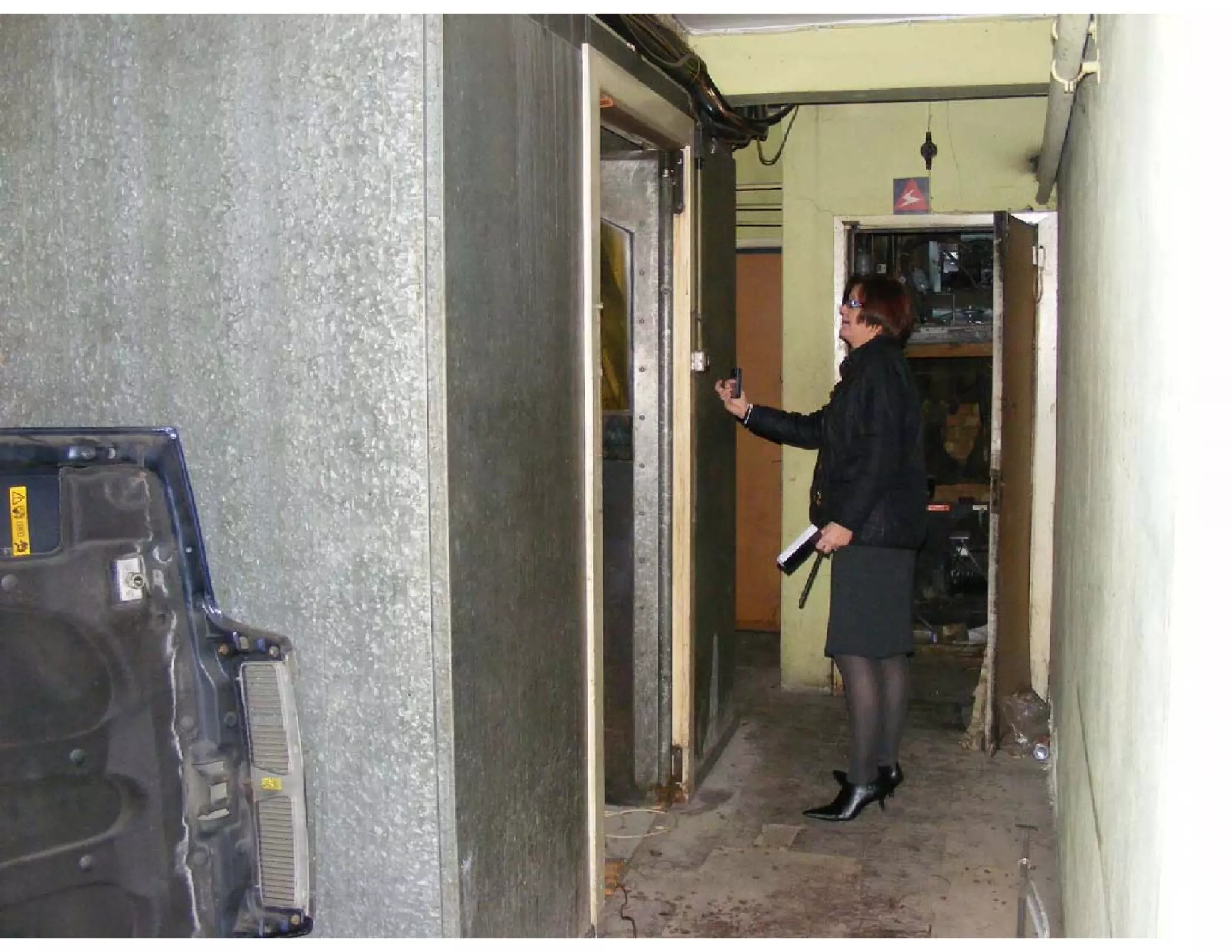 Images of empty supermarket - 5 11 09