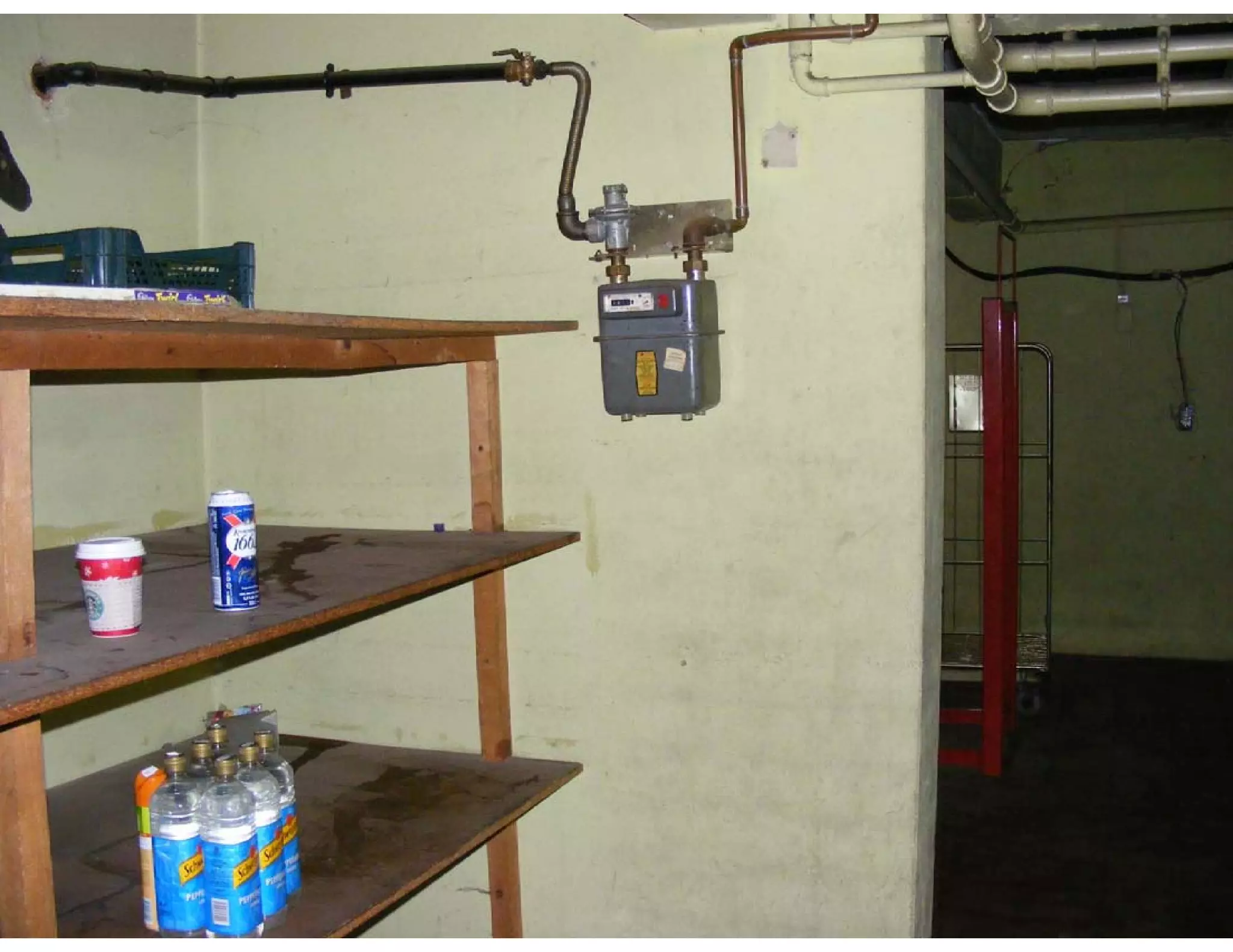 Images of empty supermarket - 5 11 09