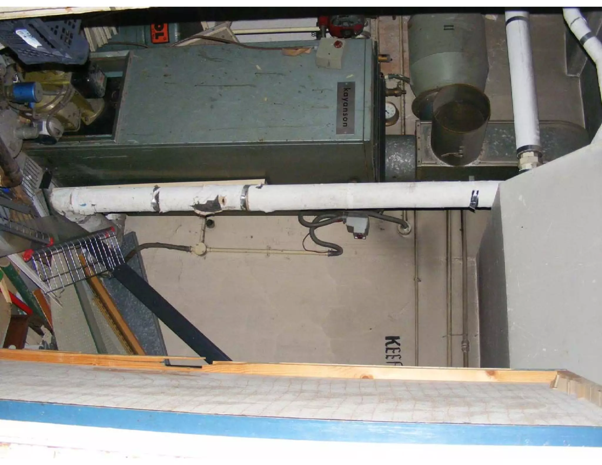 Images of empty supermarket - 5 11 09