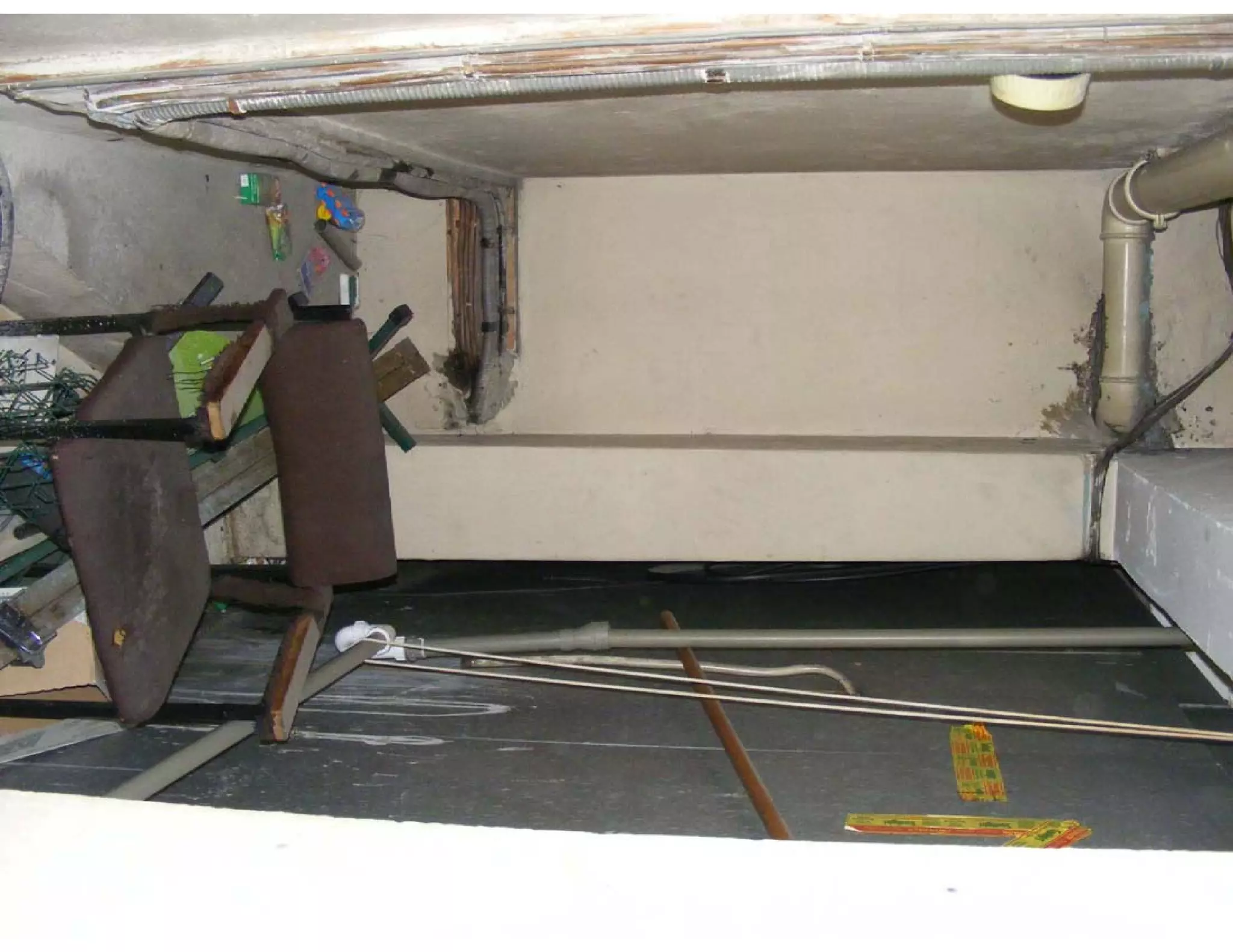 Images of empty supermarket - 5 11 09