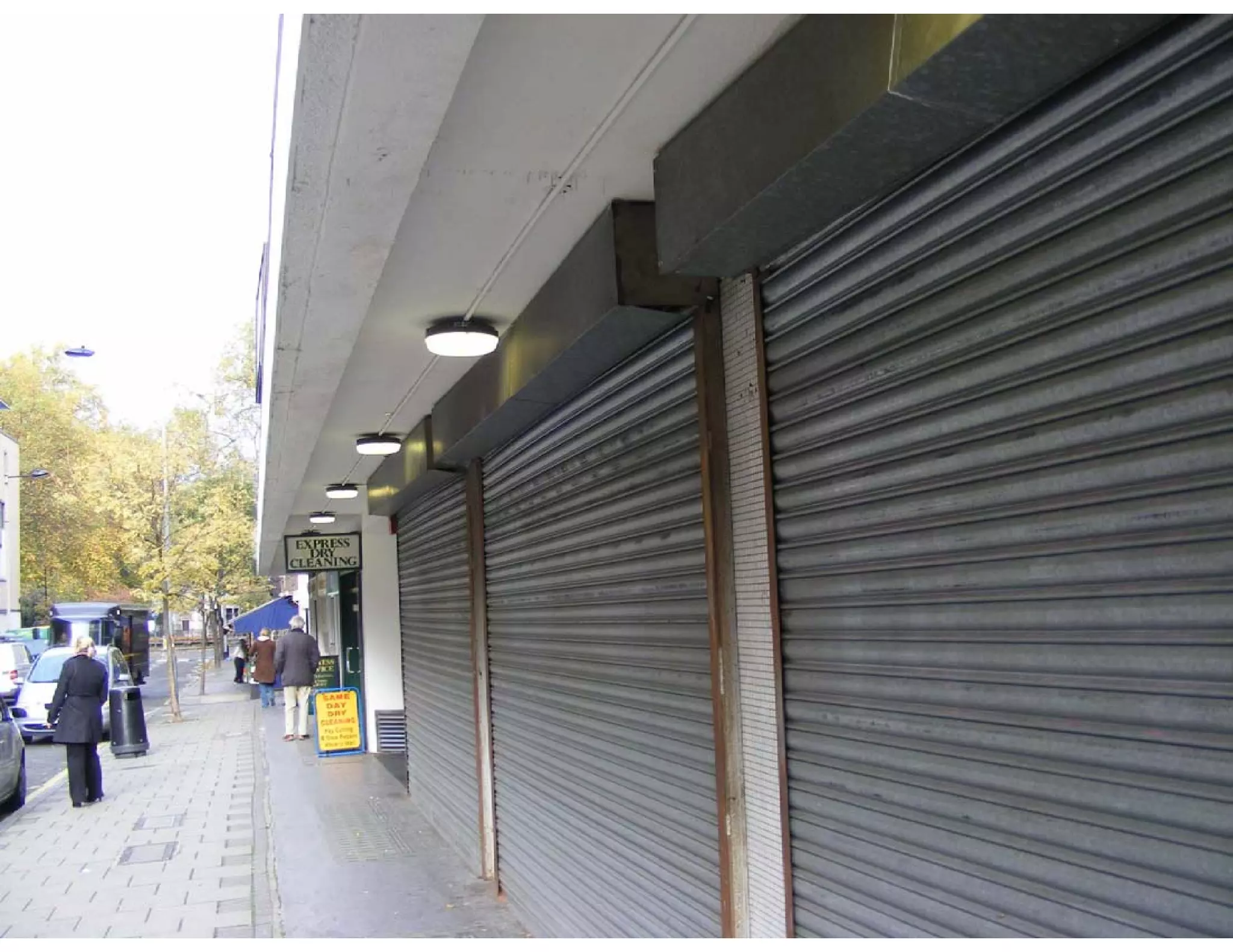 Images of empty supermarket - 5 11 09