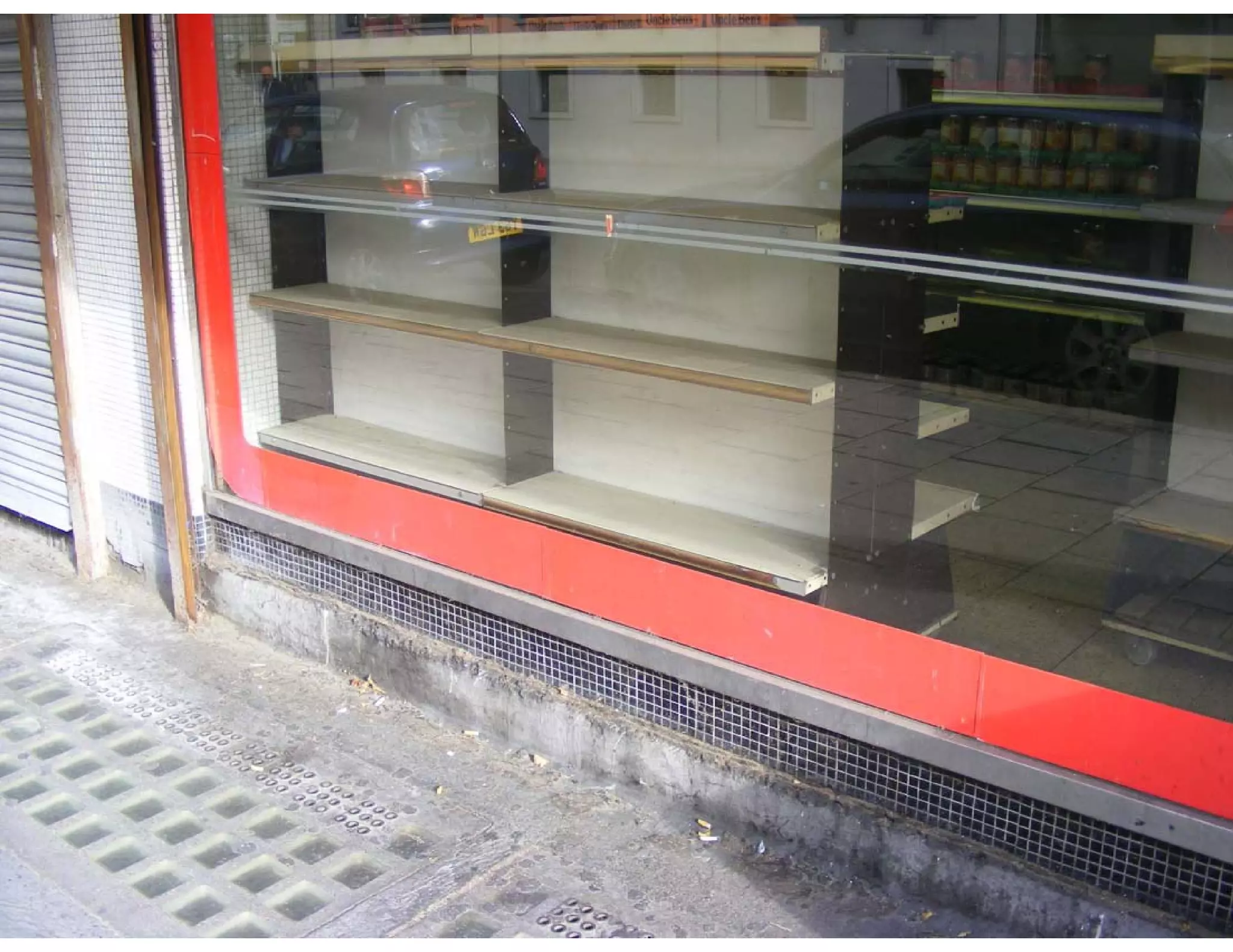 Images of empty supermarket - 5 11 09