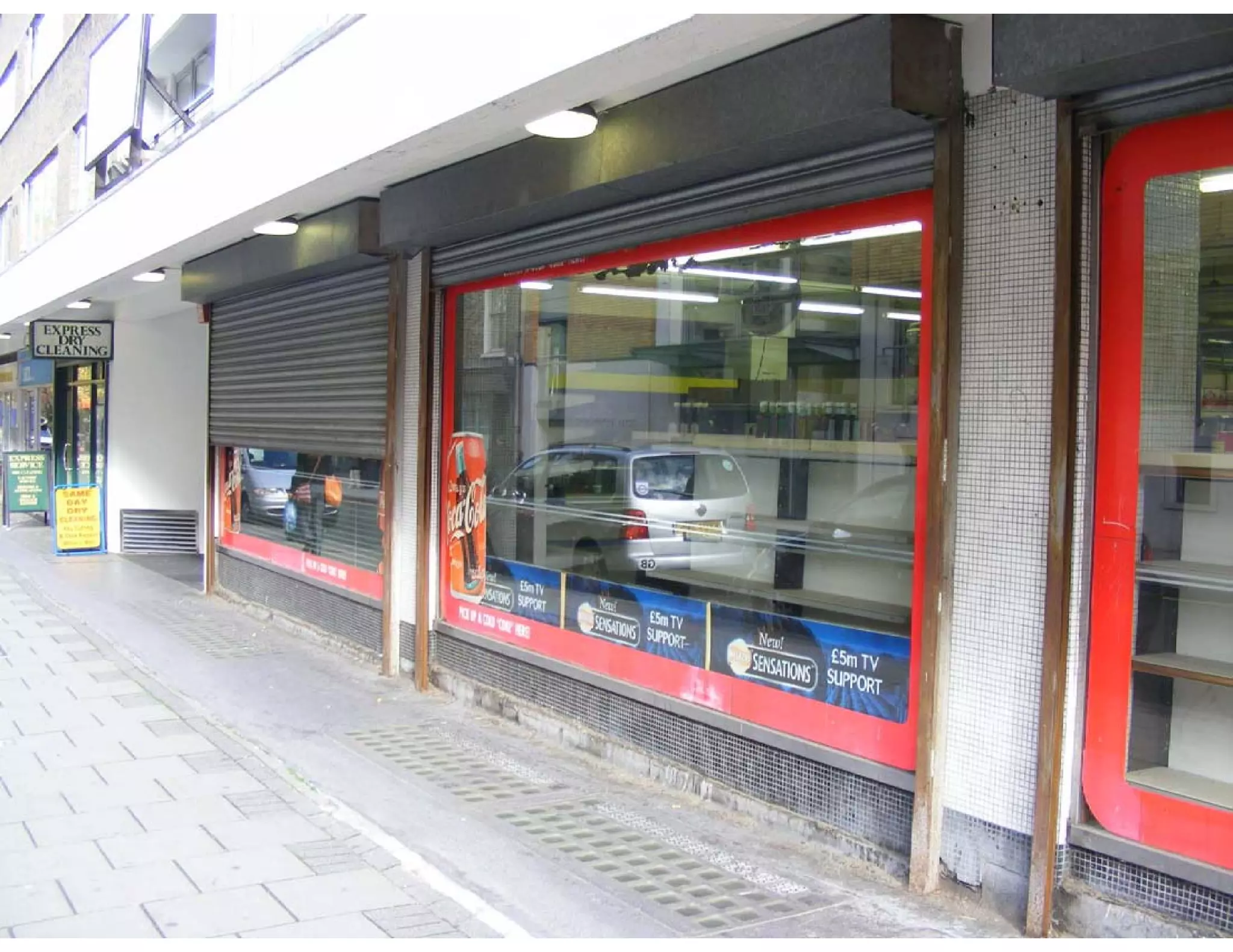 Images of empty supermarket - 5 11 09