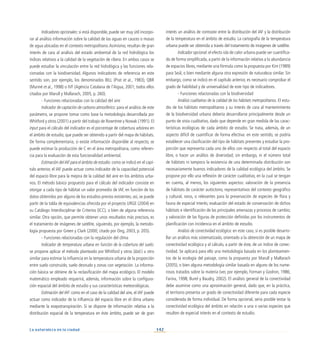 142
La naturaleza en la ciudad
Indicadores opcionales: si está disponible, puede ser muy útil incorpo-
rar al análisis información sobre la calidad de las aguas en cauces o masas
de agua ubicadas en el contexto metropolitano.Asimismo, resultan de gran
interés de cara al análisis del estado ambiental de la red hidrológica los
índices relativos a la calidad de la vegetación de ribera. En ambos casos se
puede estudiar la vinculación entre la red hidrológica y las funciones rela-
cionadas con la biodiversidad. Algunos indicadores de referencia en este
sentido son, por ejemplo, los denominados BILL (Prat et al., 1983), QBR
(Munné et al., 1998) o IVF (Agència Catalana de l’Aigua, 2001; todos ellos
citados por Marull y Mallarach, 2005, p. 260).
- Funciones relacionadas con la calidad del aire
Indicador de captación de carbono atmosférico: para el análisis de este
parámetro, se propone tomar como base la metodología desarrollada por
Whitford y otros (2001) a partir del trabajo de Rowntree y Nowak (1991). El
input para el cálculo del indicador es el porcentaje de cobertura arbórea en
el ámbito de estudio, que puede ser obtenido a partir del mapa de hábitats.
De forma complementaria, si existe información disponible al respecto, se
puede estimar la producción de C en el área metropolitana, como referen-
cia para la evaluación de esta funcionalidad ambiental.
Estimación del IAF para el ámbito de estudio: como se indicó en el capí-
tulo anterior, el IAF puede actuar como indicador de la capacidad potencial
del espacio libre para la mejora de la calidad del aire en los ámbitos urba-
nos. El método básico propuesto para el cálculo del indicador consiste en
otorgar a cada tipo de hábitat un valor promedio de IAF, en función de los
datos obtenidos por alguno de los estudios previos existentes; así, se puede
partir de la tabla de equivalencias ofrecida por el proyecto URGE (2004) en
su Catálogo Interdisciplinar de Criterios (ICC), o bien de alguna referencia
similar. Otra opción, que permite obtener unos resultados más precisos, es
el tratamiento de imágenes de satélite, siguiendo, por ejemplo, la metodo-
logía propuesta por Green y Clark (2000; citado por Ong, 2003, p. 205).
- Funciones relacionadas con la regulación del clima
Indicador de temperatura urbana en función de la cobertura del suelo:
se propone aplicar el método planteado por Whitford y otros (ibid.) u otro
similar para estimar la influencia en la temperatura urbana de la proporción
entre suelo construido, suelo desnudo y zonas con vegetación. La informa-
ción básica se obtiene de la reclasificación del mapa ecológico. El modelo
matemático empleado requerirá, además, información sobre la configura-
ción espacial del ámbito de estudio y sus características meteorológicas.
Estimación del IAF: como en el caso de la calidad del aire, el IAF puede
actuar como indicador de la influencia del espacio libre en el clima urbano
mediante la evapotranspiración. Si se dispone de información relativa a la
distribución espacial de la temperatura en éste ámbito, puede ser de gran
interés un análisis de contraste entre la distribución del IAF y la distribución
de la temperatura en el ámbito de estudio. La cartografía de la temperatura
urbana puede ser obtenida a través del tratamiento de imágenes de satélite.
Indicador opcional: el efecto isla de calor urbana puede ser cuantifica-
do de forma simplificada, a partir de la información relativa a la abundancia
de espacios libres, mediante una fórmula como la propuesta por Kim (1989)
para Seúl, o bien mediante alguna otra expresión de naturaleza similar. Sin
embargo, como se indicó en el capítulo anterior, es necesario comprobar el
grado de fiabilidad y de universalidad de este tipo de indicadores.
- Funciones relacionadas con la biodiversidad
Análisis cualitativo de la calidad de los hábitats metropolitanos. El estu-
dio de los hábitats metropolitanos y su interés de cara al mantenimiento
de la biodiversidad urbana debería desarrollarse principalmente desde un
punto de vista cualitativo, dado que depende en gran medida de las carac-
terísticas ecológicas de cada ámbito de estudio. Se trata, además, de un
aspecto difícil de cuantificar de forma efectiva: en este sentido, se podría
establecer una clasificación del tipo de hábitats presentes y estudiar la pro-
porción que representa cada uno de ellos con respecto al total del espacio
libre, o hacer un análisis de diversidad; sin embargo, ni el número total
de hábitats ni tampoco la existencia de una determinada distribución son
necesariamente buenos indicadores de la calidad ecológica del ámbito. Se
propone por ello una reflexión de carácter cualitativo, en la cual se tengan
en cuenta, al menos, los siguientes aspectos: valoración de la presencia
de hábitats de carácter autóctono, representativos del contexto geográfico
y cultural, raros, o relevantes para la preservación de especies de flora y
fauna de especial interés; evaluación del estado de conservación de dichos
hábitats e identificación de las principales amenazas y procesos de cambio;
y valoración de las figuras de protección definidas por los instrumentos de
planificación con incidencia en el ámbito de estudio.
Análisis de conectividad ecológica: en este caso, sí es posible desarro-
llar un análisis más sistematizado, orientado a la obtención de un mapa de
conectividad ecológica y al cálculo, a partir de éste, de un índice de conec-
tividad. Se aplicará para ello una metodología basada en los planteamien-
tos de la ecología del paisaje, como la propuesta por Marull y Mallarach
(2005), o bien alguna metodología similar basada en alguno de los nume-
rosos tratados sobre la materia (ver, por ejemplo, Forman y Godron, 1986;
Farina, 1998; Burel y Baudry, 2002). El análisis general de la conectividad
debe asumirse como una aproximación general, dado que, en la práctica,
el territorio presenta un grado de conectividad diferente para cada especie
considerada de forma individual. De forma opcional, sería posible testar la
conectividad ecológica del ámbito en relación a una o varias especies que
resulten de especial interés en el contexto de estudio.
 