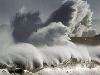 Espagne... Péninsule de Magdalena à Santander
Regardez bien cette maison en haut a gauche puis sous un autre angle photo Esteban Cobo
 