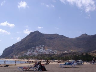 B.-   Paisaje con predominio de actividades antrópicas. 