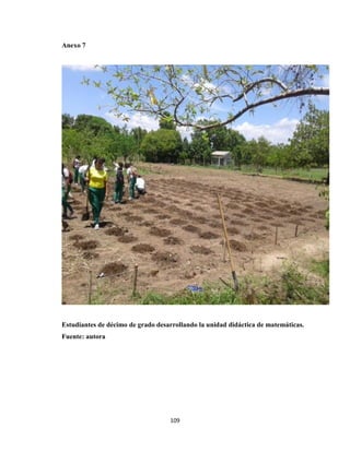 109
Anexo 7
Estudiantes de décimo de grado desarrollando la unidad didáctica de matemáticas.
Fuente: autora
 