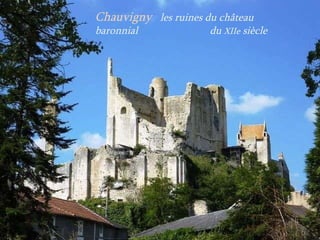 Chauvigny  les ruines du château baronnial  .  du  XIIe  siècle 