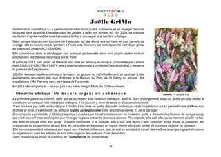 38
Joëlle GriMo
Sa formation scientifique lui a permis de travailler dans quatre continents et de voyager dans de
multiples pays avant de s’installer dans les Alpilles à la fin des années 90. En 2008, sa pratique
du dessin d’après modèle vivant pousse J.GriMo à envisager une carrière artistique.
Sans jamais abandonner l’univers de l’esquisse qu’elle étend aux portraits et aux carnets de
voyage, elle se tourne vers la peinture à l’huile puis découvre les techniques de l’acrylique grâce
au plasticien Joseph ALESSANDRI.
Elle commence alors à développer une pratique personnelle dans son propre atelier tout en
poursuivant ses travaux de croquis sur le motif.
À partir de 2017, son geste se libère et son style se fait plus audacieux. Conseillée par l’artiste
Nath CHAUVE-CREPEL-FLORY, elle s’attache désormais à privilégier l’authenticité et à ressentir
la justesse de l’expression.
J.GriMo expose régulièrement dans la région, en groupe ou individuellement, et participe à des
événements récurrents tels que Artitudes à la Maison du Parc de St Rémy ou encore les
installations d’Art Painting dans les Halles de Fontvieille.
En 2019 elle remporte le « prix du jury » au salon Imagin’Etoile de Châteaurenard.
Démarche artistique - U n b e s o i n u r g e n t d e c o h é r e n c e Jasmin – 100 x 65
La première partie du chemin, celle qui va du regard à la vibration intérieure, était là. Son prolongement jusqu’au geste pictural restait à
construire, et tant que cela n’était pas entrepris, il ne pouvait y avoir de sens ni d’accomplissement.
C’est poussée par cette nécessité que J. GriMo s’est mise en quête des outils techniques et de l’expérience qui lui permettraient d’affiner son
écriture et ainsi, d’extérioriser de la façon la plus juste possible cette résonance intime. Et de la partager.
En recherche perpétuelle, J. GriMo s’autorise à produire un travail constamment en mutation, quitte à dérouter les témoins de son parcours
qui n’ont souvent pour seul repère que l’énergie toujours présente dans ses œuvres. Peu importe, elle sait, elle, qu’au moment où elle l’a fait,
elle était en phase avec son projet. Souvent confrontée à la solitude, elle y voit une façon d’aller chercher, entre doute et jubilation, les
ressources au plus profond de son être, en particulier en exploitant un même thème dans des séries de plusieurs dessins ou tableaux.
Elle tourne cependant volontiers son esprit vers d’autres influences, que ce soit en scrutant le travail des maîtres ou en partageant émotions
et expériences avec les artistes de son entourage ou les visiteurs d’une exposition.
Sans cesser de se poser la question de l’authenticité de son écriture.
 