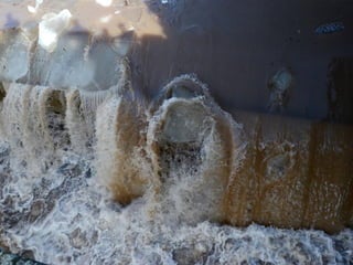 Ice floes on the weir