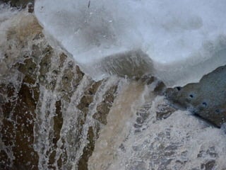 Ice floes on the weir