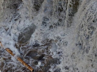 Ice floes on the weir