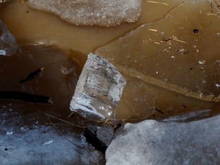 Ice floes on the weir
