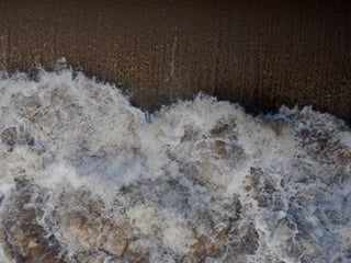 Ice floes on the weir
