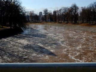 Ice floes on the weir