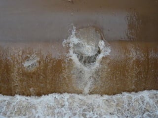 Ice floes on the weir