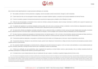 obra e deverão constar especificadamente no projeto aprovado da edificação a ser executada.
§ 1º - São vedadas construções em terrenos pantanosos ou alagadiço, antes de executadas as obras de escoamento, drenagem ou aterro necessárias.
§ 2º - O aterro deverá ser feito com terra expurgada de resíduos vegetais e de qualquer substância orgânica, ou através de outro processo estabelecido nas Normas Técnicas.
§ 3º - O terreno circundante a qualquer construção deverá proporcionar escoamento às águas pluviais e protegê-la contra infiltrações ou erosão.
§ 4º - Antes do início de escavações ou movimentos de terra, deverá ser verificada a presença de tabulações, cabos de energia, transmissão ou telefônica sob o passeio do logradouro que
possam ser comprometidos pelos trabalhos executados.
§ 5º - Os passeios dos logradouros e as eventuais instalações de serviço público, bem como muros ou estruturas vizinhas ou existentes no terreno deverão ser adequadamente escorados e
protegidos, para que não sejam atingidas pelas escavações, movimentos de terra, rebaixamento de terra ou do lençol d`água.
§ 6º - Da mesma forma, deverão ser protegidas e escoradas construções, muros ou estruturas vizinhas, ou existentes no terreno, para que não sejam atingidas pelas escavações, movimentos
de terra, rebaixamento de terra ou do lençol d`água. O escoramento deverá ser reforçado e o terreno protegido contra a perda de coesão por desidratação, para evitar desabamentos.
§ 7º - As valas e barrancos resultantes de escavações ou movimentos de terra, com desnível superior a 1,20 m (um metro e vinte centímetros), deverão ser escorados por tábuas, pranchas ou
sistema similar, e apoiados por elementos dispostos e dimensionados conforme exigir o desnível e a natureza do terreno, de acordo com as Normas Técnicas Oficiais.
§ 8º - O escoramento poderá ser dispensado e a escavação ou movimento de terra formar talude, com inclinação igual ou menor que o natural correspondente ao tipo de solo.
§ 9º - O escoramento deverá ser reforçado em seus elementos de apoio, quando houver máquinas em funcionamento ou tráfego de veículos, tão próximos da escavação que possam produzir
vibrações sensíveis na área escavada.
§ 10 - Se, concluído o trabalho da escavação ou movimento de terra, a diferença de nível entre os terrenos for superior a 1,20 m (um metro e vinte centímetros), os muros existentes deverão ser
de arrimo, calculado e observada a inclinação do talude natural do solo, a densidade do material e as sobrecargas.
§ 11 - Sempre que a edificação, por suas características, exigir o esgotamento de nascentes ou do lençol freático, durante ou após executada a obra, as medidas necessárias deverão ser
submetidas à apreciação da Fundação de Meio Ambiente, que emitirá parecer técnico.
§ 12 - A retirada de terra e outros materiais deverá ser feita com cuidado para não sujar o passeio, a via pública e as galerias de águas pluviais com lama ou terra.
§ 13 - Em terrenos de topografia não plana, em aclive ou declive de no mínimo 5% (cinco por cento) em relação ao nível do logradouro de acesso, será permitida a utilização do espaço formado
sob o pavimento térreo das edificações novas ou em andamento, tendo este a finalidade exclusiva para uso de garagem de veículos automotores. Não serão permitidas escavações para a obtenção
e/ou ampliação deste espaço, exceto aquelas necessárias ao lançamento das fundações. Os projetos das edificações nas quais se deseje utilizar tais espaços deverão para a análise, virem
acompanhados de projeto topográfico planialtimétrico do terreno em questão, com planta demonstrando curvas de nível a cada metro, dois perfis no mínimo e ART (Anotação de Responsabilidade
Técnica) do levantamento topográfico.
15/82
LeisMunicipais.com.br - Lei Complementar 136/2011 (http://leismunicipa.is/hejan) - 15/09/2023 10:51:12
 