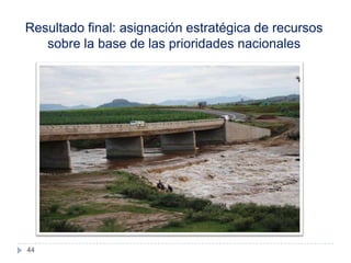 Siete áreas de enfoque:Sistemas modernos e integrados de contabilidad, ingresos y gestión de gastos.Sólidos organismos y mecanismos independientes de supervisión.Información que facilita la efectiva participación del gabinete en el proceso presupuestario.Capacidad mejorada dentro del Ministerio de Finanzas y Planificación del Desarrollo para apoyar y sostener la reforma.Más sobre estos puntos relacionados con los procesos y sistemas presupuestarios…10