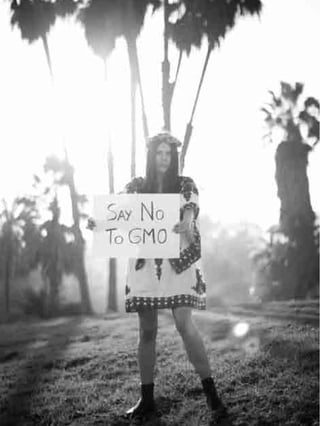 108 109
BIBLIOGRAPHIE
Alain Dister, Oh, Hippie Days! Carnets américains 1966-1969, J’ai lu - Librairie Arthème Fayard,
2001, 414 p.
Frédéric Robert, La révolution hippie, Presse Universitaire de Rennes, 2011, 240 p.
Barry Miles (traduction de Denis Montagnon), Hippies, Hachette, 2004, 384 p.
Alice Waters, 40 Years of Chez Panisse, the Power of Gathering, Clarkson Potter, 2011, 304 p.
Sherri Cavan, Hippies of the Haight, St. Louis, Missouri, New crtitics press Inc., 1972, 213 p.
FILMOGRAPHIE
Food fight, Christopher Taylor, 2008, 91 min.
AUTRES SOURCES
Entretien avec Sherri Cavan, professeur émérite en sociologie à l’université de San Francisco State.
Auteur de Hippies of the Haight et co-directrice des Archives Erving Goffman, http://cdclv.unlv.
edu//ega/ (par Elsa Launay, le 28 décembre 2012)
CRÉDITS PHOTOS - Elsa Launay sauf :
Marcus Herring - couverture, p. 89, p. 108
Mathieu Tonetti - p. 20-21, p. 44-45, p. 52-53, p. 90
Guillaume Raffi - p. 5, p. 101
Déborah Chiarella - p. 31
Charlie Wadhams - p. 110
 