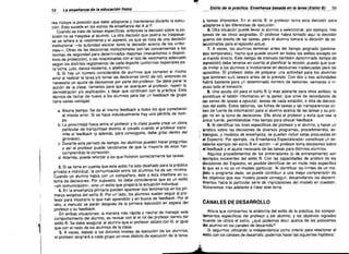 l!f,
58

Estilo de /a práctica. Enseílanza basada en /a tarea (Estilo B)

La enseñanza de- - - - - física
/a educación - ----

rea incluye la posición que debe adoptarse y mantenerse durante la ejecu­
ción. Esto sucede en los estilos de enseñanza del A al F.
Cuando se trata de tareas específicas. entonces la decisión sobre la po­
sición no se traspasa al alumno. La otra decisión que podría no traspasar­
se se refiere a la vestimenta y el aspecto, ya que se trata de una decisión
institucional -la autoridad escolar toma la decisión acerca de los unifor­
mes-o Otras de las decisiones institucionales son las concernientes a las
normas de seguridad para determinados deportes (mecanismos o disposi­
tivos de protección), o las relacionadas con el tipo de vestimenta adecuado
según los distintos reglamentos de cada deporte (uniformes especiales pa­
ra lucha, judo, danza moderna, o atletismo).
2. Si hay un número considerable de alumnos que cometen el mismo
error al realizar la tarea y/o tomar las decisiones (error de rol), entonces es
necesario un ajuste de decisiones por parte del profesor. Se debe parar la
acción de la clase, llamarlos para que se acerquen al profesor, repetir la
demostración y/o explicación, y dejar que continúen con la práctica. Esta
técnica de llamar de nuevo a los alumnos para dar un feedback de grupo
tiene varias ventajas:
a. Ahorra tiempo. Se da el mismo feedback a todos los que cometieron
el mismo error. Si se hace individualmente hay una pérdida de tiem­
po.
b. La proximidad fisica entre el profesor y la clase puede crear un clima
particular de tranquilidad distinto al creado cuando el profesor trans­
mite el feedback (y además, para conseguirlo, debe gritar dentro del
gimnasio).
c. Durante este período de tiempo, los alumnos pueden hacer preguntas
y así el profesor puede cerciorarse de que la mayoría de ellos han
comprendido la corrección.
d. Además, puede reforzar a los que hicieron correctamente las tareas.

I

.1
1

ti

3. Si se tiene en cuenta que este estilo ha sido diseñado para la práctica
privada e individual, la comunicación entre los alumnos ha de ser mínima.
Cuando un alumno habla con un compañero, éste o ésta intertiere en su
toma de decisiones. Por supuesto, no debe considerarse que es un estilo
«sin comunicación», sino un estilo que propicia la actuación individual.
4. En la enseñanza primaria pueden aparecer dos fenómenos en los pri­
meros estadios del estilo B. Por un lado, los alumnos suelen seguir al pro­
fesor para mostrarle lo que han aprendido y en busca de feedback. Por el
otro, a menudo se paran después de la primera ejecución en espera del
profesor y su feedback.
En ambas situaciones, la manera más rápida y neutral de manejar este
comportamiento del alumno, es revisar con él el rol del profesor dentro del
estilo B. Se debe asegurar al alumno que el profesor estará con él, al igual
que con el resto de los alumnos de la clase.
5. A veces, debido a los distintos niveles de ejecución de los alumnos,
el profesor asignará a cada grupo un nivel distinto de ejecución de la tarea,

59

o tareas diferentes. En el estilo B, el profesor toma esta decisión para
adaptarse a las diferencias de ejecución.
6. Otra situación puede llevar al alumno a seleccionar, por ejemplo, tres
tareas de las cinco asignadas. El profesor habrá tomado aqui la decisión
acerca del diseño de las tareas, pero el alumno tomará la decisión de se­
leccionarlas para el episodio actual.
7. A veces, los alumnos terminan antes del tiempo asignado (paráme­
tros temporales), hecho que puede ocurrir en todos los estilos excepto en
el mando directo. Este tiempo de intervalo (también denominado tiempo de
transición) debe tenerse en cuenta al planificar la lección, puesto que pue­
de invitar a los alumnos a involucrarse en decisiones inadecuadas para los
episodios. El profesor debe de preparar una actividad para los alumnos
que terminen su/s tareals antes de lo previsto. Con dos o tres actividades
habrá bastante para un determinado número de sesiones. semanas o in­
cluso todo el trimestre.
8. Una ayuda útil para el estilo B (y más adelante para otros estilos), la
constituye el tablón informativo en la pared, que sirve de recordatorio de
las series de tareas a ejecutar, tareas de cada estación, o lista de decisio­
nes del estilo. Estos tablones, las fichas de tareas y las transparencias sir­
¡¡en de fuente de información para el alumno acerca de las tareas y su pro­
pio rol en la toma de decisiones. Ello alivia al profesor y evita que sea la
unica fuente, permitiéndole más tiempo para ofrecer feedback.
9. Al identificar los roles especificos del profesor y el alumno, y hacer un
análisis sobre las decisiones de diversos programas, procedimientos, es­
trategias, y modelos de enseñanza, se pueden incluir estas propuestas en
el Espectro. Por ejemplo, «la Enseñanza Especializada» constituye un ex­
· celente ejemplo del estilo B en acción ----€l profesor toma decisiones sobre
· el feedback y el ajuste necesario de las tareas para distintos alumnos.
..
Algunos procedimientos de los entrenadores (o de entrenamiento) son
.;; ejemplos excelentes del estilo B. Con las capacidades de análisis de las
· decisiones del Espectro, es posible identificar de un modo más especifico
!o que es o no es un modelo particular. Al identificar los límites de un mo­
¡lelo o programa dado, se puede contribuir a una mejor comprensión de
fos objetivos que ese modelo puede conseguir, desarrollando los discerni­
mientos hacia la particular serie de implicaciones del modelo en cuestión.
Volveremos más adelante a tratar este tema.

CANALES DE DESARROLLO
Ahora que conocemos la anatomia del estilo de la práctica, los compor­
tamientos especificos del profesor y del alumno, y los objetivos logrados
Cuando se utiliza el estilo, ¿qué podemos decir acerca de las posiciones
del alumno en los canales de desarrollo?
Si seguimos utilizando la independencia como criterio para relacionar el
estilo con los canales de desarrollo, podemos hacer las siguientes hipótesis:

___--..l

 