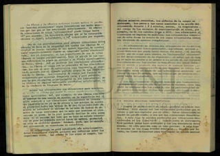 U física y U . « 1 . ™ . . t i — « < " " "
£'«=ras. .« —
Uno de los procedimientos para obtener vibraciones ultra
sónicas se basa en la propiedad ^ ^ ^ f ^ t e ^ I
cristal de cuarzo cortadas de una manera especial a
z
zarse superficialmente cuando f - ^ ^ t ^ a de estas
dad). Por el contraria s! las > d e las car-
laminas se cargan ^ s u c e s i v a m e n t e .
g as eléctricas la P ^ ^ l e g r a c i o n e s ultrasóni-
e S
La'lámina'se carga con un generador de haz electrónico
^ £ re
in
sa
e usan en radiotecnia cuya frecuencia .
l a de acuerdo con el U « o P» ío^o propxc9 J l a s ^ ^
Te szmo la cerámica de titanato de bario.
Aunque los ultrasonidos son silenciosos para nosotros,
tante ápreciables. Así. por e ^ p l o si una lamrna vrbran e
- a a
p r ^ £ r d ^ L aitura
l u t Z e se haya en estado vibrato-
rio^se pone en contacto con un trozo de madera, producía
en e l l a ^ n orificio quemado. Tenaos, pues, la energía
del ultrasonido se transforma en calorífica.
El ultrasonido se está estudiando más minuciosamente.
E s t a / t i S o n e s ejercen a.ccione,, muy - r g i c a s ^ b r e ^ o s
organismos vivos., las tiDras uc xa y
células animales revientan, los glóbulos de la sangre se
destruyen, los peces y las ranas sometidos a la acción del
ultrasonido durante 1 ó 2 minutos, mueren. La temperatura
del cuerpo d^/los animales de experimentación se eleva, por
ejemplo, la de los ratones llefga a 45°C. Las vibraciones ul
trasonoras se emplean en medicina; los ultrasonidos compar-"
ten de esta forma la suerte de los rayos ultravioleta invisi
ble sirviendo de agentes terapéuticos.
El ultrasonido se utiliza muy eficazmente en la metalur
gia para describir heterogeneidades, sopladuras, grietas y ~~
otros defectos que pueda haber dentro del metal. El procedi
miento que se sigue para obtener la "radiografía" ultrasono~
ra del metal consiste en lo siguiente: el metal que se ensa
ya, se moja en aceite y se somete a la acción de las vibracio
nes uitrasonoras; las partes no homogéneas del metal difun-~
den el sonido y producen una especie de sombras sonoras ,
con lo cual, la configuración de los defectos se dibuja tan
claramente sobre el fondo de las ondulaciones uniformes que
cubren la capa de aceite, que la figura que se obtiene se
puede hasta fotografiar.
Con el ultrasonido se pueden examinar por transparen—
cia capas metálicas de más de un metro de espesor, cosa impo
sible de realizar con los rayos X, con la particularidad de~
que pueden descubrirse fallas muy Foqueiias (de hasta 1 mni) .
i ... r «SjEZ™. :-V
2-8 SONIDOS MUSICALES CARACTERÍSTICOS.
Cuando un objeto cae o se rompe, produce un sonido ins-
tantáneo. Este sonido son las vibraciones producidas por el
cuerpo y que son captados por el oído. Estas vibraciones no
siguen un patrón común, o sea que son vibraciones desordena-
das. A este tipo de sonidos producidos por vibraciones d e —
sordenadas se les llama /iLLÍdo . Cuando suena un instrumento,
éste produce ondas bien ordenadas y con una frecuencia deter-
minada. El oído percibe como un tono preciso. A este tipo-
de sonidos se les llama ¿onldoA muA¿ejCL¿eA . El oído por lo
tanto, no tiene dificultad para distinguir un sonido musical
M
 
