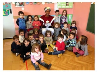 Li donem la carta al patge