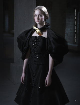 57
Collection:FolkCoutureI2008IJewellery:TanelVeenreIModel:MerilinPerli(E.M.A.)
 