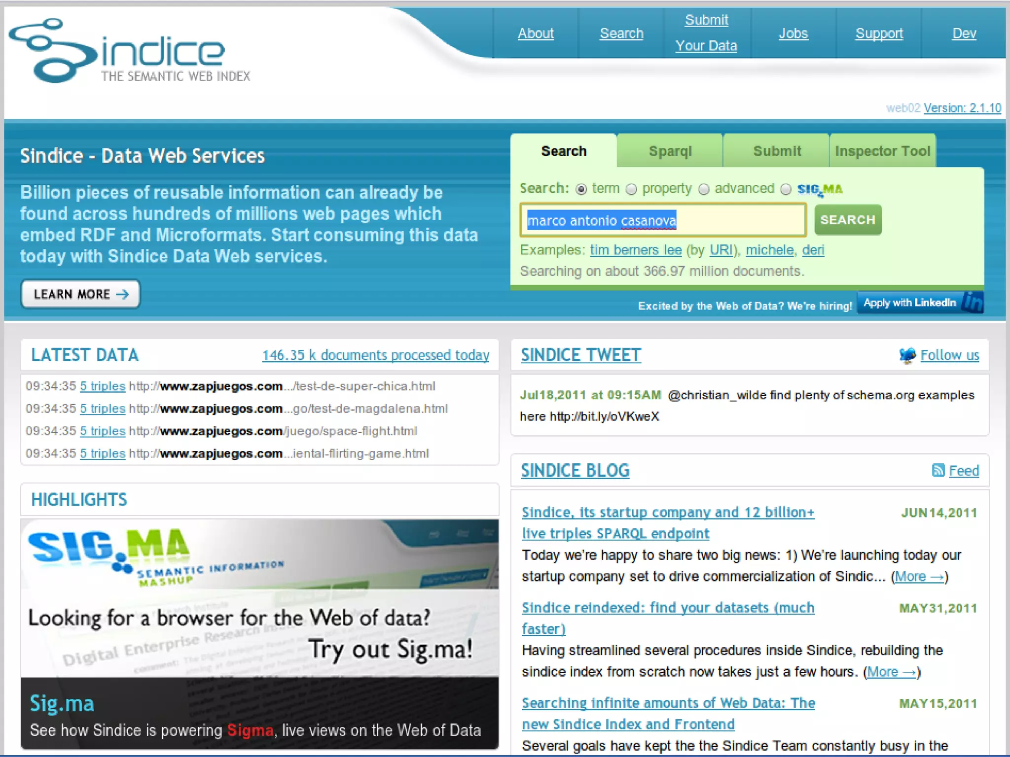 Melhores práticas para publicação de
Linked Data
• Usar termos de vocabulários amplamente
  usados.
 ▫ Objetivo: facilitar o processamento de Linked
   Data pelas aplicações clientes
• Novos termos só devem ser definidos se não
  forem encontrados em vocabulários já existentes
 
