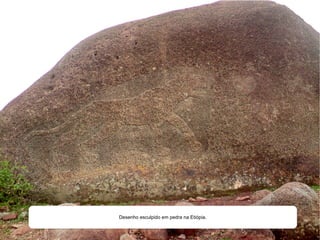 imagem Desenho esculpido em pedra na Etiópia. 