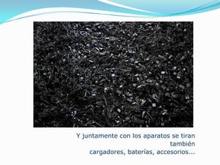 Durante toda la existencia del sistema monetario, la mayoría de los trabajadores han recibido una paga apenas  suficiente que los obliga a regresar al trabajo, incluso cuando sería posible pagar salarios mucho más altos. ¿De qué otra manera puede el que paga el salario, hacer que los trabajadores vuelvan continuamente?    Todos nosotros, incluyendo a los altos ejecutivos, somos esclavos del sistema monetario. La mayoría de las personas tienen vidas  sin sentido. Permanecemos en trabajos que odiamos sólo para comprar cosas que no necesitamos o para acumular tiempo libre para escapar de la razón por la que, para empezar, necesitamos irnos de vacaciones.