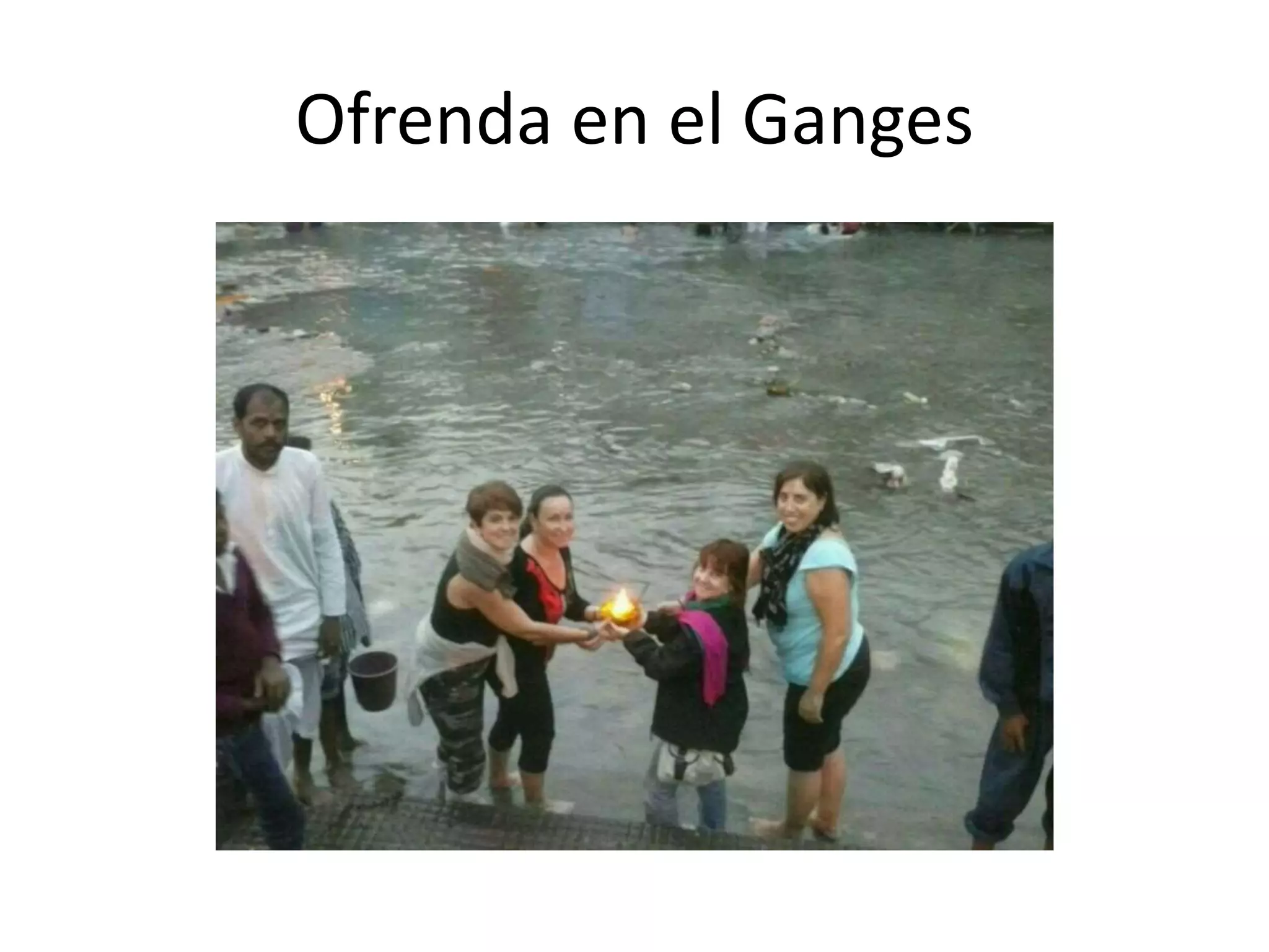Ofrenda en el Ganges