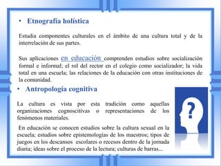 • Etnografía de la comunicación o microetnografía
Esta tradición, denominada también sociolingüística, focaliza sus
estudi...