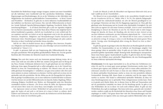 38 A N D R E A S S C H N I D E R 39
hinsichtlich der Bedürfnisse einiger weniger Gruppen, sondern um einen Gesamtblick
auf alle Individuen einer Gesellschaft und ihre spezifischen Bedürfnisse, Anliegen,
Begrenzungen und Beschränkungen, die sie an der Teilnahme an den Aktivitäten und
Möglichkeiten des konkreten gesellschaftlichen Zusammenlebens – in Beruf, Freizeit
und Privatleben – (be)hindern. Es geht also in einem inklusiven Gesellschaftsbild um
das Aufheben von Barrieren und Grenzen. Hier sind alle Differenzbereiche zu beach-
ten: Soziale Herkunft, Sprache/Mehrsprachigkeit, Begabung, Geschlecht, Kultur, Wel-
tanschauung/Religion … In all diesen Bereichen gilt es jede nur irgendwie mögliche
Art von Barriere auszumachen und auf der Basis dieses Wissens eine möglichst barrie-
refreie Gesellschaft zu gestalten. „Stell dir eine Gesellschaft vor, in der wirklich jede Per-
son respektiert und alles von Geburt an mit ihr abgestimmt wird; in der ihre spezifischen
Interessen, Perspektiven, Fähigkeiten und Herausforderungen kreative Ressourcen für
bedeutsame Güter, Dienstleistungen, Gelegenheiten und Beziehungen für jeden anderen
Menschen in dieser Gesellschaft und darüber hinaus darstellen.
Stell dir vor: Allen ist deutlich bewusst, dass je vielfältiger diese Interessen, Perspekti-
ven, Fähigkeiten und Herausforderungen sind, umso lebendiger und unverwüstlicher diese
Gesellschaft ist.“ (Snow S. 11.)
Es geht in gewissem Maß um eine Entgrenzung aller Differenzbereiche der eige-
nen ganz persönlichen Welt auf größere gesellschaftliche Welten hin. Erst der gesamte
Reichtum aller Diversitäten der Menschen macht eine Gesellschaft lebendig.
Haltung: Dies setzt aber immer auch eine bestimmte geistige Haltung voraus, die in
erster Linie nicht nur sich selbst im Blick hat, sondern sich gerade auch im Bezug auf
das Neue, Fremde, Unbekannte definieren lernt. Es geht gleichsam um eine Selbstent-
äußerung. Seine eigene Bezogenheit gilt es selbst aufzugeben, um in der Umwelt bzw.
Mitwelt so etwas wie Transzendierung zu erfahren. Der Mensch muss sich aus sich
selbst gleichsam herausbegeben (= entäußern), um ganz etwas anderes oder eben auch
einen anderen in seinem Anderssein zu erkennen. Und hier spielt sich so etwas wie ein
spiritueller und sehr persönlicher Akt der Ablöse aus der Ich-Bezogenheit ab. Spiritua-
lität als geistige Grunddimension, um in einer inklusiven Gesellschaft leben zu können.
Und hier können wir auf alle Differenzbereiche wie Sprache, Kultur, Begabung, Weltan-
schauung, Religion, Geschlecht usw. blicken, um Heterogenität unter den Menschen
verständlich machen zu können. „Die Person schaut ihr Selbst, das Eigenwesen befasst
sich mit seinem Mein: meine Art, meine Rasse, mein Schaffen, mein Genius.
Das Eigenwesen nimmt an keiner Wirklichkeit teil und gewinnt keine. Es setzt sich
gegen das Andere ab und sucht so viel davon als es kann in Besitz zu nehmen, durch
Erfahren und Gebrauchen. Das ist seine Dynamik: das Sichabsetzen und die Besitznahme,
beides am Es, beides im Unwirklichen geübt …
Je mehr der Mensch, je mehr die Menschheit vom Eigenwesen beherrscht wird, um so
tiefer verfällt das Ich der Unwirklichkeit …
Der Mensch ist um so personhafter, je stärker in der menschlichen Zwiefalt seines Ich
das des Grundwortes Ich-Du ist.“ (Buber 1994, S. 78–79.) Der jüdische Religionsphi-
losoph macht hier eindrucksvoll deutlich, wie sehr der Mensch grundlegend in sei-
ner geistigen Dimension auf diese Ich-Du-Begegnung angewiesen ist. Diese gibt ihm
gleichsam seine Bestimmung und im Grunde seine Spiritualität (Geistigkeit), die sich
eben nicht im eigenen Ich und seiner Existenz erschöpft. „Geist in seiner menschlichen
Kundgebung ist Antwort des Menschen an sein Du. Der Mensch redet in vielen Zungen,
Zungen der Sprache, der Kunst, der Handlung, aber der Geist ist einer, Antwort an das
aus dem Geheimnis erscheinende, aus dem Geheimnis absprechende Du … Geist ist nicht
im Ich, sondern zwischen Ich und Du … Der Mensch lebt im Geist, wenn er seinem Du
zu antworten vermag. Er vermag es, wenn er in die Beziehung mit seinem ganzen Wesen
eintritt. Vermöge seiner Beziehungskraft allein vermag der Mensch im Geist zu leben.“
(Ebd. S. 49.)
Es geht also gerade im geistigen Leben des Menschen um Beziehungskraft und deren
Umfelder. Ein Zusammenleben ist nur im Geflecht von Beziehungen möglich. Und
dieses geistige Leben ist spirituelles Leben. Es geht um ein Leben, das seine Fülle aus
persönlich gelebter Spiritualität schöpft. Beratung heißt, Beziehung(en) anzusprechen,
ihnen einen Raum eigener Ausdruckskraft zu geben. Es geht im Sinne des hier Darge-
legten um das Eröffnen neuer spiritueller Möglichkeiten, die eine Beziehungsqualität
im Sinne erfahrener Spiritualität abverlangt.
Zwischenraum: Erst die eigene Spiritualität ist es, die auf Basis des Verhältnisses zwi-
schen Ich und Du zu einem ganz neuen geistigen Zwischenraum werden kann. Und
in diesem ganz eigenen und vielleicht noch gar nicht in einem selbst entdeckten Zwi-
schenraum zwischen Ich und Du kann so etwas wie eine inklusive Haltung wachsen.
In diesem spirituellen Zwischenraum wächst so etwas wie eine persönliche inklusive
Gestimmtheit. Beratung hilft, diesen Raum zu entdecken und für das eigene Leben
nutzbar zu machen. Hier bedarf es selbstredend spiritueller Methoden, da diese Art
eines Beziehungsraumes nur in spiritueller Weise wahrgenommen werden kann. Denn
es ist gerade auch Martin Buber, der in diesem Sinne im Blick auf Transzendenz und
auf ein persönliches Gottesbild von dieser Ich-Du-Beziehung spricht. So geht es um
eine Wirklichkeit, die wir in dieser Art noch nicht erfahren haben. Es geht um eine
Wirklichkeit, die es gilt zu empfangen. Hier kann nicht etwas „gemacht oder verordnet“
werden, sondern es geht um die Bereitschaft des Menschen etwas Neues und Fremdes
empfangen zu wollen. Und genau dieses lässt viele ihre Herausforderungen und Ent-
scheidungskrisen im eigenen Leben aus einem ganz anderen Blickwinkel sehen. Spiri-
 