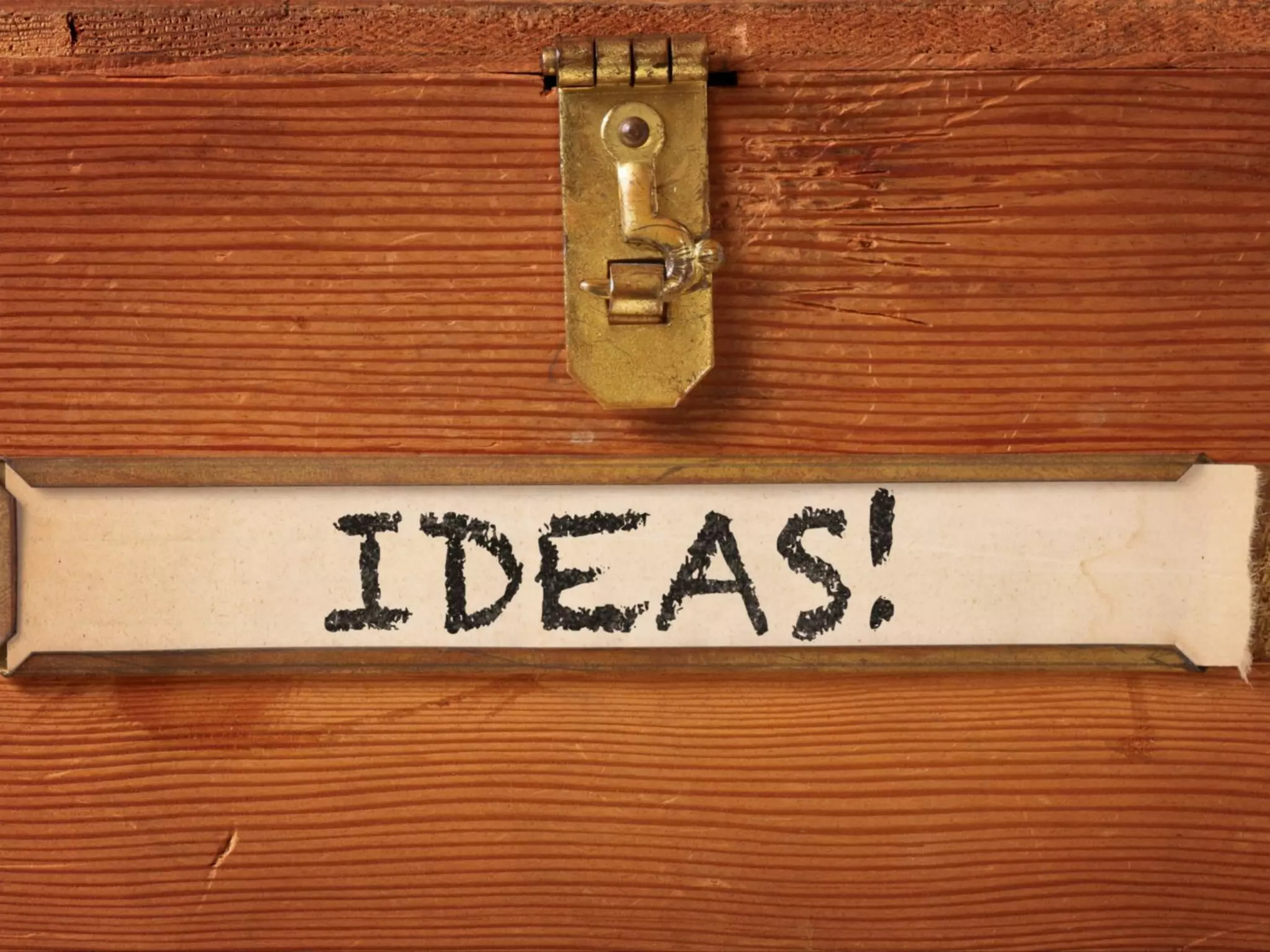 Wheeldo is a cloud-based platform that provides
context-driven social games for training needs.
 