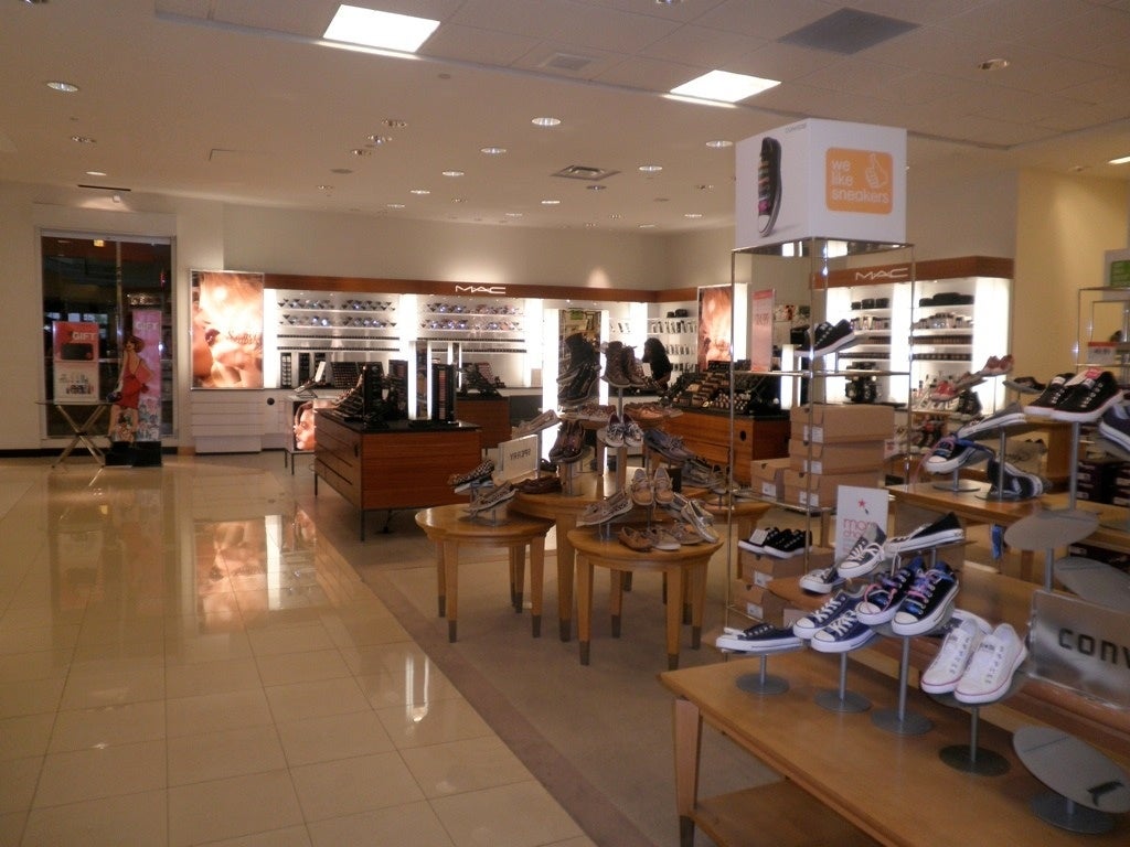 mac store christiana mall