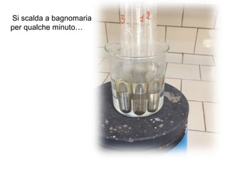 Si scalda a bagnomaria
per qualche minuto…
 