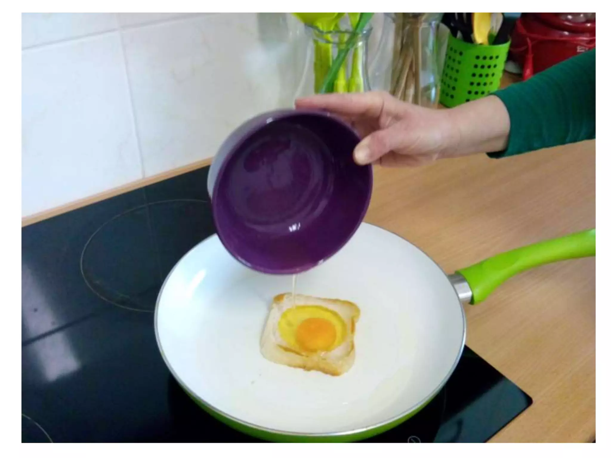 Making a fried egg in a toast - work skill