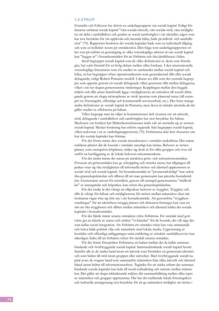 1.2.3	Tillit
     Emmelin och Eriksson har skrivit en underlagsrapport om socialt kapital. Enligt för-
     fattarna omfattar socialt kapital ”våra sociala nätverk, vårt sociala stöd, våra möjlighe-
     ter att delta i samhällslivet och graden av social samhörighet i vår närmiljö, något som
     har stor betydelse för vår upplevda och mentala hälsa, både på individ- och samhälls-
     nivå” (70). Rapporten beskriver det sociala kapitalet både som en individuell tillgång
     och som en kollektiv resurs på områdesnivå. Den fråga som underlagsrapporten sö-
     ker svar på utifrån en genomgång av olika vetenskapliga arbeten är om socialt kapital
     kan ”byggas in” i bostadsområden för att förbättra och öka jämlikheten i hälsa. 
             Såväl begreppet socialt kapital som de olika definitioner av detta som föresla-
     gits, har varit föremål för en livlig debatt mellan olika forskare. I den internationella
     vetenskapliga litteraturen som rör studier av sambandet mellan socialt kapital och
     hälsa, så har begreppet oftast operationaliserats som generaliserad tillit eller socialt
     deltagande, enligt Robert Putnams modell. I denna ses tillit som det centrala begrep-
     pet som uppstår genom ett socialt deltagande vilket genererar tillit mellan deltagarna,
     vilket i sin tur skapar gemensamma värderingar. Kopplingen mellan den byggda
     miljön och tillit anses framförallt ligga i möjligheterna att stimulera till socialt delta-
     gande genom att skapa mötesplatser av såväl spontan som planerad natur (till exem-
     pel via föreningsliv, offentligt och kommersiellt serviceutbud, etc.). Det finns många
     andra definitioner av socialt kapital än Putnams, men dessa är mindre använda då det
     gäller studier av effekterna på hälsan.
             Vilket begrepp man än väljer är kommissionen helt överens om att nätverk,
     stöd, deltagande i samhällslivet och samhörighet har stor betydelse för hälsan.
     Medveten om kritiken har Malmökommissionen ändå valt att använda sig av termen
     socialt kapital. Mycket forskning har utförts utgående från begreppet socialt kapital,
     vilket redovisas i en av underlagsrapporterna (70). Författarna drar fem slutsatser om
     hur det sociala kapitalet kan främjas.
             För det första måste den sociala interaktionen i området underlättas. Det måste
     etableras platser där de boende i området naturligt kan mötas. Behovet av mötes-
     platser, som exempelvis lekplatser, skiljer sig dock åt för olika grupper och över tid
     varför en kartläggning av de lokala behoven rekommenderas.
             För det andra måste det satsas på attraktiva grön- och rekreationsområden.
     Förutom att grönområden kan ge avkoppling och minska stress, har tillgången till
     parker visat sig öka möjligheten till informella möten och därmed uppkomsten av
     socialt stöd och socialt kapital. Att bostadsområdet är ”promenadvänligt” kan också
     öka grannskapskänslan och tilltron till att man gemensamt kan påverka boendemil-
     jön. Gemensamt ansvar för utemiljön, genom till exempel gemensamma ”städkväl-
     lar” av innergårdar och lekparker, kan också öka grannskapskänslan.
             För det tredje är det viktigt att tillgodose behovet av trygghet. Trygghet och
     tillit är viktigt för hälsan och möjligheterna för möten mellan människor ökar när
     invånarna vågar röra sig fritt ute i sitt bostadsområde. Att genomföra ”trygghets-
     vandringar” för att identifiera otrygga platser och diskutera lösningar kan vara ett
     sätt att öka tryggheten och tilliten mellan människor och därmed stärka det sociala
     kapitalet i bostadsområdet.
             För det fjärde måste utsatta områdens rykte förbättras. Ett område med gott
     rykte ger en känsla av status och stärker ”vi-känslan” för de boende, det vill säga det
     som kallas social integration. Att förbättra ett områdes rykte kan vara utmanande
     och kräva både politisk vilja och samarbete med lokala media. Upprustning av
     bostäder och offentliga anläggningar samt etablering av attraktiv samhällsservice kan
     säkerligen bidra till att förbättra ryktet för särskilt utsatta områden.
             För det femte förespråkar författarna en balans mellan det de kallar samman-
     bindande och överbryggande socialt kapital. Sammanbindande socialt kapital består
     framför allt av de starka band inom ett nätverk som förstärker en gemensam identitet
     och som bidrar till stöd inom gruppen eller nätverket. Med överbryggande socialt ka-
     pital avses de svagare band som sammanför männi­ kor från olika nätverk och därmed
                                                             s
     bland annat bidrar till informationsutbyte. Åtgärder för att stärka enbart det samman-
     bindande sociala kapitalet kan leda till social exkludering och misstro mellan männis-
     kor. Det gäller att skapa inkluderande miljöer där sammanhållning mellan olika typer
     av människor och grupper uppmuntras. Här har det eta­ lerade lokala föreningslivet
                                                                  b
     och kulturella arrangemang stor betydelse för att ge människor möjlighet att mötas i



74
 