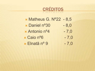 AcasalamentoPara poderem acasalar, alguns machos têm cores muito vistosas na sua plumagem. Esta plumagem colorida serve para atrair as fêmeas para poderem fazer ninho e formarem uma ninhada. O Pavão tem uma cauda que levanta, formando um leque de cores garridas e muito atraentes para as fêmeas.		Outras aves realizam danças a dois (macho e fêmea) quando pretendem acasalar. É o caso do Ganso-patolas que mostra as suas bonitas patas azuis enquanto realiza a sua dança.