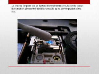 Ya que tenemos casi todos los componentes quitados vamos a limpiar la unidad, con un pincel para no dañar ningún componente y quede lo mas limpio posible.