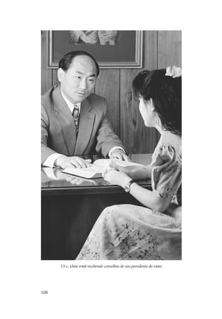 13-c, Uma irmã recebendo conselhos de seu presidente do ramo




108
 