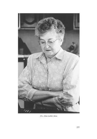 32-c, Uma mulher idosa.




                          277
 