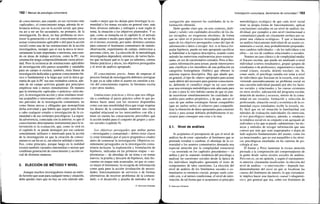 162 / Manual de psicología comunitaria
de conocimiento, aun cuando, en sus versiones más
«aplicadas», el conocimiento tenga, además de re-
levancia teórica, uso en la acción social, que pasa-
ría así a ser un fin secundario, no primario, de la
investigación. Es decir, no hay problema en reco-
nocer la generación o el uso de conocimiento para
actuar (conocimiento aplicable o útil para la acción
social) como una de las orientaciones de la acción
investigadora, siempre que ni sea la única ni nece-
sariamente la más importante o meritoria, aun cuan-
do en áreas de trabajo activista, como la PC, esa
orientación tenga comprensiblemente cierta priori-
dad. Pero la existencia de orientaciones aplicables
de investigación sólo parece aceptable y saludable
para un campo si existen, también, otras líneas de
investigación dedicadas a generar conocimiento bá-
sico o fundamental a la larga que será la única ga-
rantía de que la PC sea una verdadera ciencia, ade-
más de un campo activista guiado por principios
empíricas más o menos inmediatistas. De manera
que la orientación «aplicada» («práctica» sería me-
jor), la investigación-acción y otras similares resul-
tan aceptables e interesantes sólo como orientacio-
nes parciales de la investigación comunitaria, no
como líneas únicas y obligadas que monopolizan
dicha actividad y que habría que seguir para llevar
a cabo cualquier estudio o investigación de la co-
munidad o de sus vertientes psicológicas. La segun-
da advertencia, conectada con la anterior, es que el
conocimiento directamente instrumental para la in-
tervención es la evaluación, que, como se verá en
el capítulo 6, se puede distinguir por ese carácter
centralmente utilitario e interesado para la acción
de la investigación en que la creación de conoci-
miento es un fin en sí, sin ulterior utilidad o interés.
Eso, como principio, porque luego en la realidad
existen también variantes intermedias o mixtas que
combinan generación de conocimiento y acción so-
cial de distintas maneras.
2. ELECCIÓN DE MÉTODO Y NIVEL
Aunque muchos investigadores tienen un méto-
do favorito que usan para cualquier tema y situación,
debe quedar claro que no hay un solo método ade-
cuado o mejor que los demás para investigar la co-
munidad o los temas sociales en general sino, más
bien, diversos métodos y enfoques a usar según el
tema, la situación o los objetivos planteados. Y es
que, como se remacha en el capítulo 6, el método
es un camino o medio para algún otro fin, no un fin
en sí mismo; existirán, por tanto, distintos caminos
para conocer el fenómeno comunitario de interés:
observación, experimento de campo, entrevistas a
personas clave, etc. La elección de la metodología
investigadora dependerá, entonces, de varios facto-
res que incluyen qué es lo que ya sabemos, ciertos
límites prácticos y éticos, los objetivos perseguidos
y el nivel de análisis apropiado.
El conocimiento previo. Antes de empezar el
proceso formal de investigación debemos averiguar
lo que ya se sabe sobre el asunto en cuestión a tra-
vés del conocimiento experto, la literatura escrita
o por otros medios.
Limitaciones prácticas y éticas que nos obliga-
rán a combinar el juicio práctico sobre lo que po-
demos hacer tanto con los recursos disponibles
como con una sensibilidad ética que exige respetar
los deseos de la comunidad, mantener una cierta
equidad relacional en los intercambios con ella y
tener en cuenta las consecuencias previsibles que
la acción tendrá para el conjunto de grupos y acto-
res sociales (capítulo 9).
Los objetivos perseguidos que ambas partes
—investigador y comunidad— deben tener claros
(y estar limitados por el juicio pragmático citado)
antes de comenzar la investigación. Objetivos co-
múnmente perseguidos en la investigación comu-
nitaria incluyen: la exploración y formulación de
hipótesis, indicadas en las primeras etapas —ex-
ploratorias— de abordaje de un tema o en temas
nuevos; la prueba y descarte de hipótesis, más fre-
cuentes en etapas más avanzadas, en que se cono-
ce mejor el fenómeno; la recogida de información
como guía para la acción (evaluación de necesi-
dades, funcionamiento de servicios o de formas
alternativas de resolver problemas de la comuni-
dad); o el desarrollo y prueba de métodos de in-
© Ediciones Pirámide
Investigación comunitaria. Sentimiento de comunidad I 163
vestigación que mejoren las cualidades de la in-
formación obtenida.
Debe quedar claro que, en este contexto, fiabi-
lidad y validez son cualidades deseables de los da-
tos recogidos, no exigencias absolutas, de forma
que su valor en el proceso investigador dependerá
tanto de los objetivos perseguidos como del tipo de
información o datos a recoger. Así, si se busca for-
mular hipótesis, puede ser más apropiado sacrificar
la fiabilidad a la riqueza descriptiva, usando como
método las entrevistas exploratorias poco estructu-
radas, en vez de cuestionarios cerrados. Pero si bus-
camos información para actuar, puede interesarnos
más clasificar a los miembros de una población en
categorías homogéneas (fiables) que obtener la
máxima riqueza descriptiva. Hay que añadir que,
en general, el tipo de «datos» apropiados para actuar
suele diferir del necesario para generar conocimien-
to, debiendo el científico elegir en tal caso entre
usar una estrategia metodológica más adecuada para
lo uno o para lo otro habida cuenta de que no pue-
de maximizar simultáneamente las cualidades de-
seables para ambos propósitos, y de que, aun en el
caso de que ambas estrategias fueran compatibles
(que no suelen serlo), el esfuerzo para compatibi-
lizar la obtención de datos apropiados para construir
teoría y para actuar doblaría probablemente el ne-
cesario para conseguir una cosa o la otra.
2.1. Nivel de análisis
Si aceptamos el presupuesto de que el nivel de
análisis ha de estar «ajustado» al fenómeno que se
pretende estudiar o cambiar, el abordaje de la co-
munidad o los asuntos comunitarios demanda una
especial atención por la complejidad estructural
—ya mostrada en los capítulos precedentes— de
ambos y por la «natural» tendencia del psicólogo a
analizar las cuestiones sociales desde la óptica de
los individuos implicados ignorando el resto de
componentes de tales cuestiones. La elección del
nivel de análisis de los fenómenos sociales o co-
munitarios es entonces crucial, porque suele coin-
cidir con, o al menos condicionar, el nivel de inter-
vención, de tal forma que si aceptamos el principio
metodológico ecológico de que cada nivel social
tiene su propia forma de funcionamiento, aplicar
conclusiones extraídas en un nivel de análisis (in-
dividual, por ejemplo) a otro nivel (institucional o
comunitario) puede ser claramente erróneo por su-
poner una «falacia ecológica». Y que si hacemos
un análisis básicamente individual de un asunto co-
munitario o social, muy probablemente propondre-
mos cambios individuales —de los individuos o en
ellos— en vez de cambios relaciónales o sociales.
Veamos un caso clásico y de complejidad media:
el fracaso escolar, que puede ser analizado a nivel
individual (ciertos estudiantes), grupal (grupos de
estudiantes o de profesores), organizativo e institu-
cional (clases, escuela, distrito escolar), etc. Si,
como suele, el psicólogo estudia ese tema a nivel
de individuos que fracasan en la escuela, está con-
virtiendo automáticamente un problema social en
una cuestión individual pasando por alto los facto-
res sociales y relaciónales y las causas existentes
en otros niveles: adecuación del programa escolar,
dotación de medios y recursos, interés de la comu-
nidad en sus escuelas, formación y selección de
profesorado, situación social y económica de la co-
munidad cuyos estudiantes recibe la escuela, etc.
Es fácil que en tal situación la familiaridad con
métodos de evaluación individuales (la entrevista,
el test psicológico) induzca, además, a «traducir»
la temática social en su conjunto a un agregado de
individuos a los que se puede «administrar» las téc-
nicas y métodos de recoger información que uno
conoce por más que sean inapropiados o dejen de
lado aspectos fundamentales del asunto, como los
ya mencionados, que no son asequibles a las técni-
cas psicológicas enseñadas en las carreras de psi-
cología al uso.
D'Aunno y Price lamentan la escasa atención
prestada a la comprensión del comportarniento de
la gente desde varios niveles sociales de análisis.
Pero eso es, en mi opinión, y según el razonamien-
to anterior, claramente insuficiente: la elección del
nivel de análisis —o intervención— depende fun-
damentalmente del nivel en que se localizan las
causas del fenómeno de interés; lo que ciertamen-
te implica hacer una hipótesis causal («diagnósti-
co»), por general que sea, sobre ese fenómeno de
© Ediciones Pirámide
 